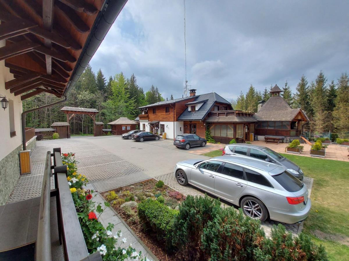 Hotel Na Doline Frenštát pod Radhoštěm Kültér fotó